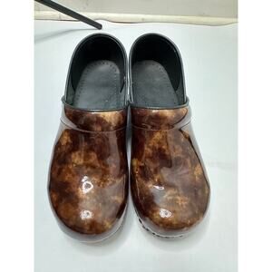Sanita Shoes Womens 37 US 6 Brown Tortoise Pattern Patent Leather Clogs Slip On